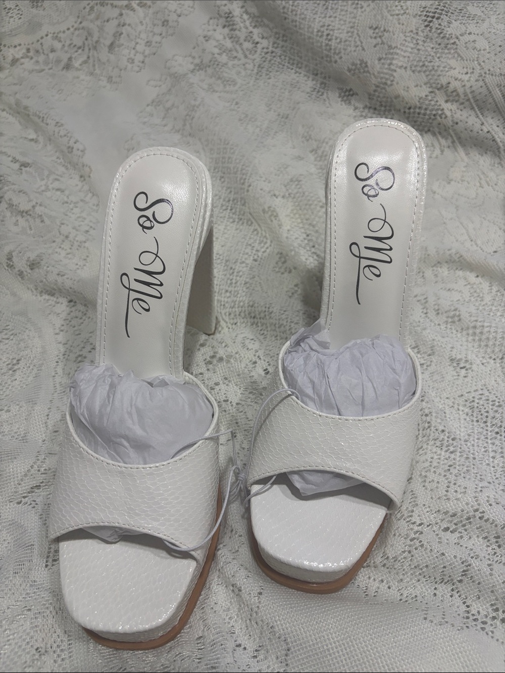 So Me White Women's Open-Toe Slide Heels